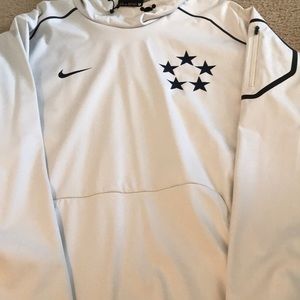 SOLD NWT Nike men’s light weight jacket